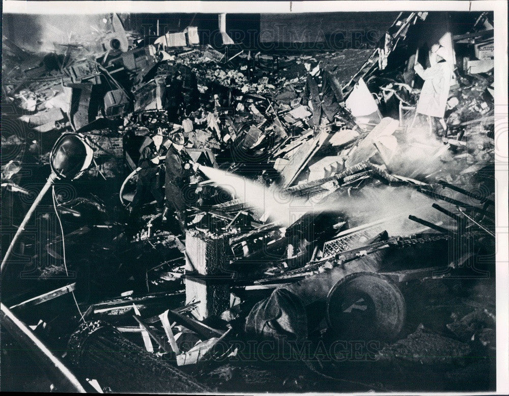 1968 Chicago, Illinois Building Explosion near Federal & Van Buren Press Photo - Historic Images