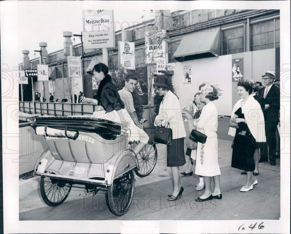 1960 Chicago, Illinois International Trade Fair, Rickshaw Tour Press Photo - Historic Images