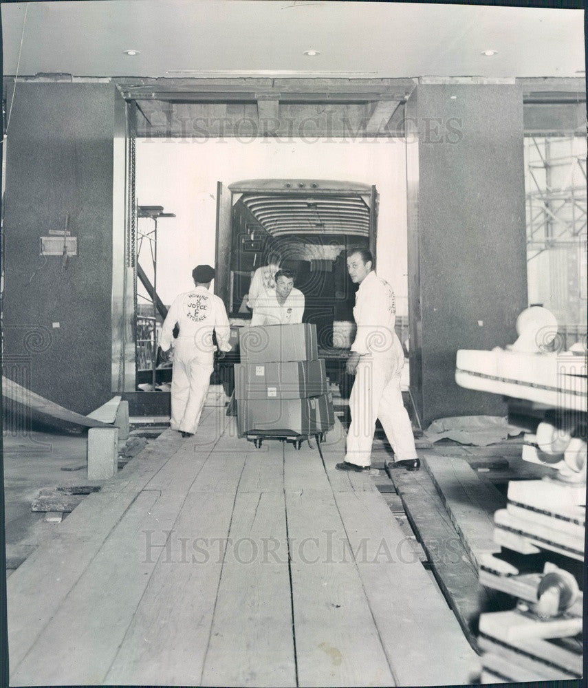 1955 Chicago, Illinois Prudential Insurance Moving Day Press Photo - Historic Images