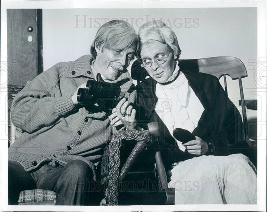1975 Bloomingdale, Illinois Actors Bob Griffen & Sue Burke Press Photo - Historic Images