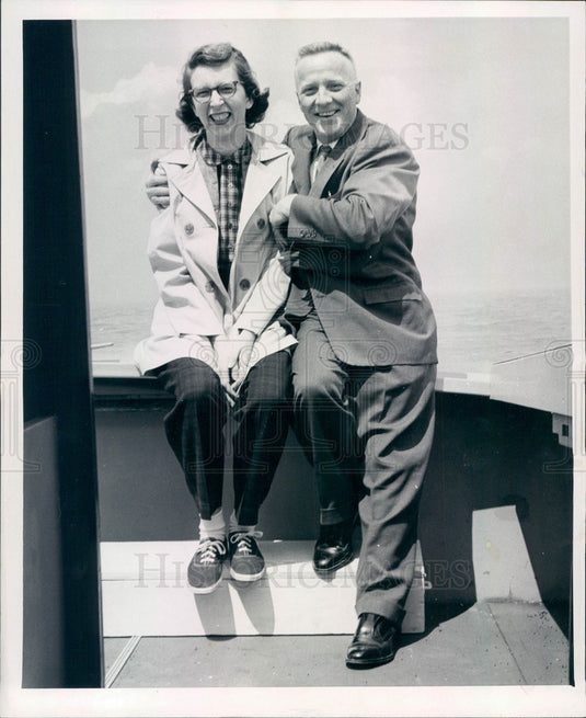 1957 Detroit, Michigan News Reporter Ruth Weiss & Charles Martin Press Photo - Historic Images