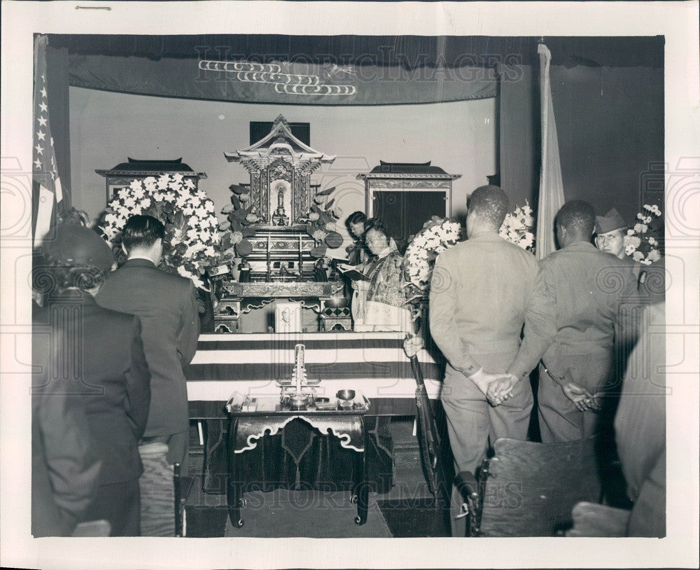 1951 Chicago, IL Buddhist Church, Funeral of PFC Wataru Nakamura Press Photo - Historic Images