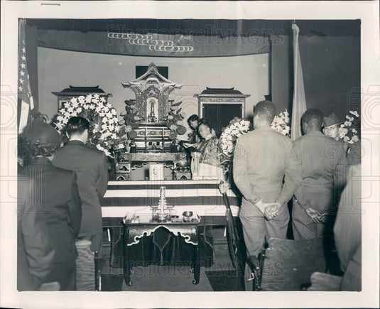 1951 Chicago, IL Buddhist Church, Funeral of PFC Wataru Nakamura Press Photo - Historic Images
