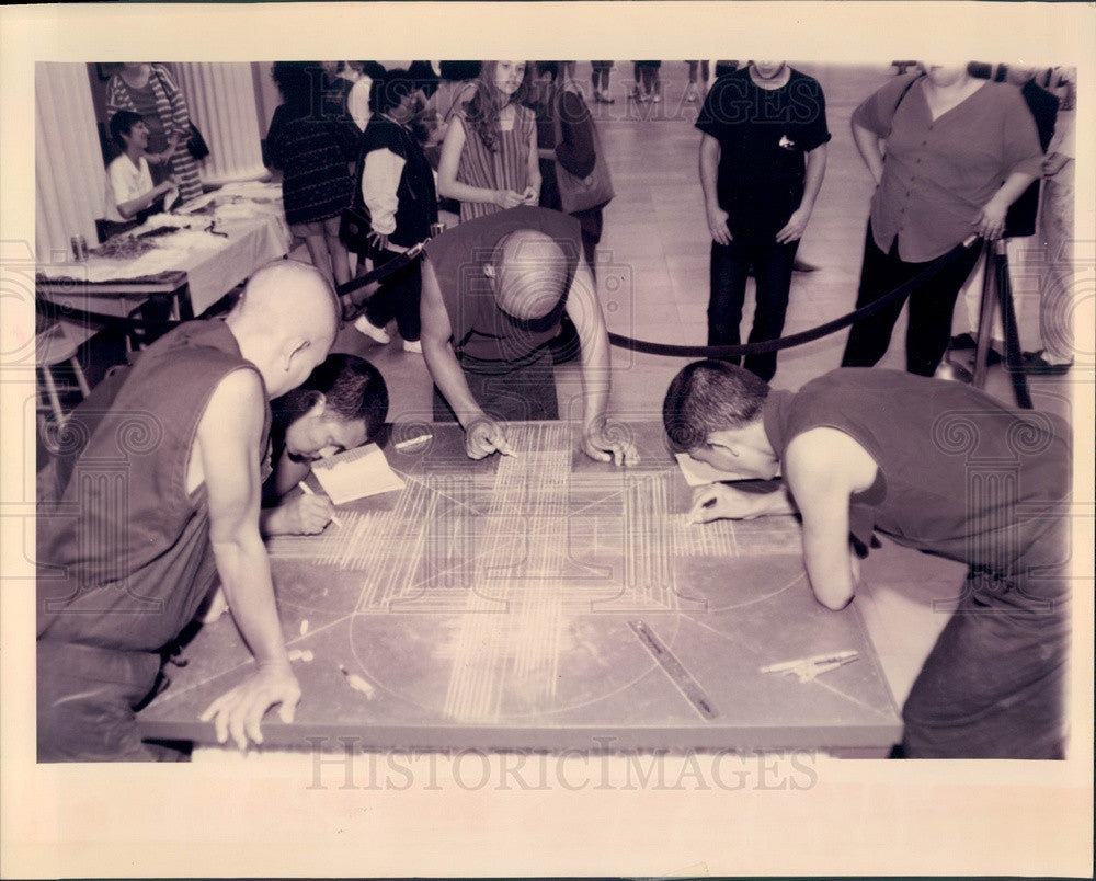 1993 Chicago, Illinois Tibetan Buddhist Monks at Field Museum Press Photo - Historic Images