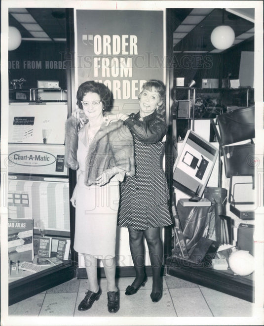 1969 Actress Betty Garrett & Chicago Top Secretary Mabel Prindiville Press Photo - Historic Images
