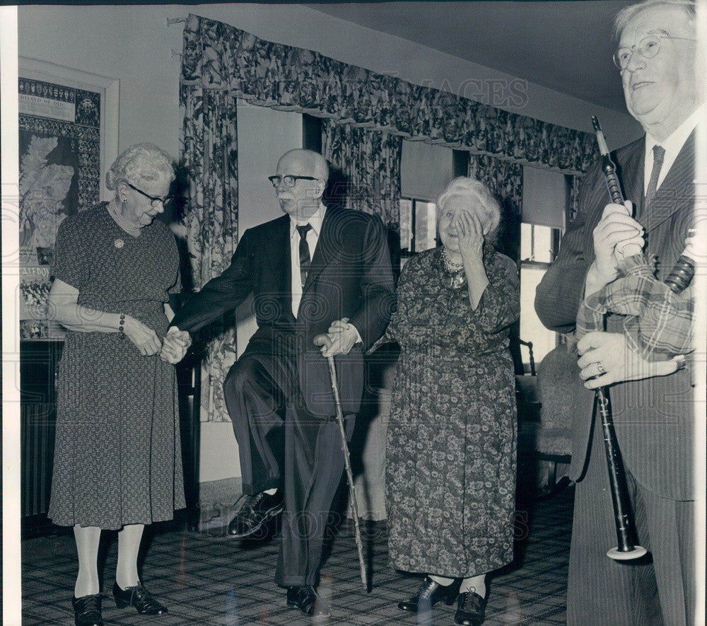 1965 Riverside, Illinois Scottish Old Peoples Home, Bagpipe Players Press Photo - Historic Images