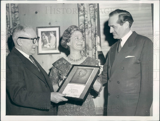 1958 Hearst Newspaper Washington Correspondent Ruth Montgomery Press Photo - Historic Images