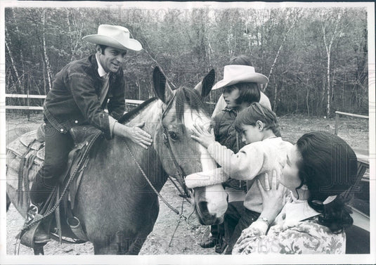 1969 Comedian Corbett Monica & Family Press Photo - Historic Images