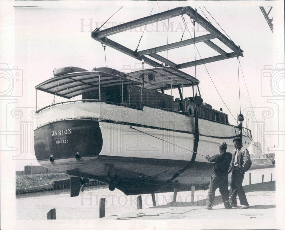 1960 Chicago, IL 60-Foot Cruiser Jarion Lowered Into Chicago River Press Photo - Historic Images