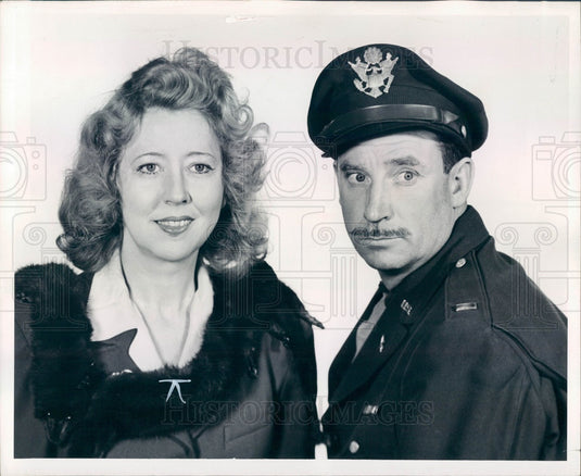 1945 Arctic Explorers Lt & Mrs David Irwin Press Photo - Historic Images