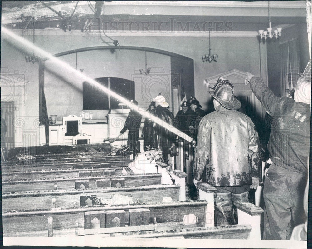 1961 Chicago, Illinois Calvary Baptist Church Fire Damage Press Photo - Historic Images