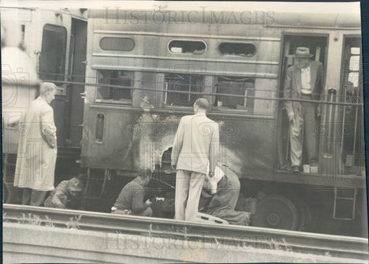 1958 Chicago, Illinois Loyola Subway Station L-Car Fire & Derailment Press Photo - Historic Images