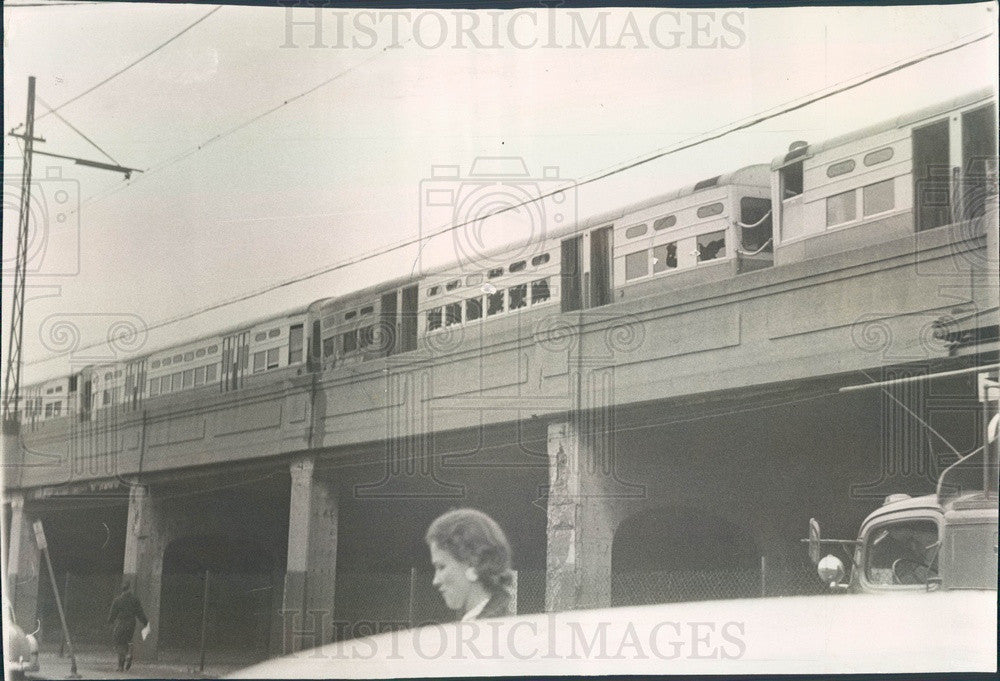1958 Chicago, Illinois Loyola Subway Station L-Car Fire &amp; Derailment Press Photo - Historic Images