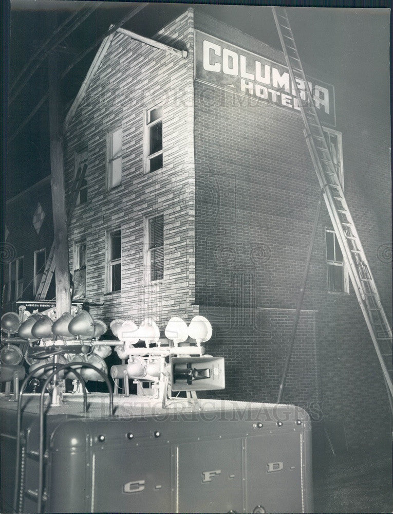 1957 Chicago, Illinois Columbia Hotel Fire Press Photo - Historic Images
