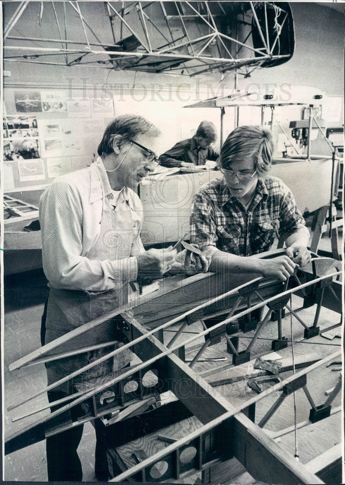 1975 Villa Park, IL Willowbrook High School, Airplane Construction Press Photo - Historic Images