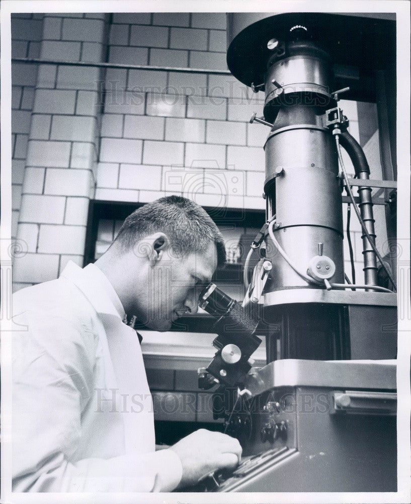 1960 Detroit, MI Institute of Cancer Research Electron Microscope Press Photo - Historic Images