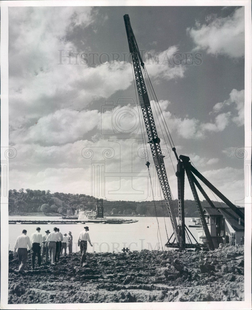 1951 Grand Tower, IL Hydraulic Dredge Gouges Trench in MS River Press Photo - Historic Images