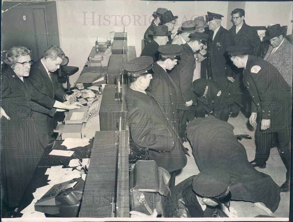 1957 Chicago Federal Savings &amp; Loan Assn Holdup Scene &amp; Dead Robber Press Photo - Historic Images