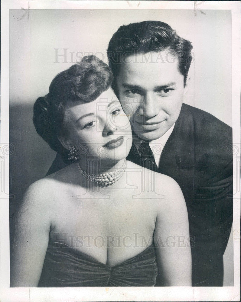 1951 Australian Actor/Musician Norman Kaye/Model Shirlee Franklin Press Photo - Historic Images
