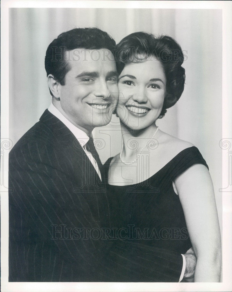 1960 Miss America &amp; Actress Mary Ann Mobley &amp; Singer George Dewitt Press Photo - Historic Images