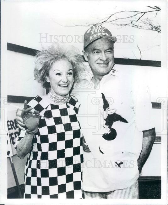 1978 Hollywood Actors & Comedians Phyllis Diller & Bob Hope Press Photo - Historic Images