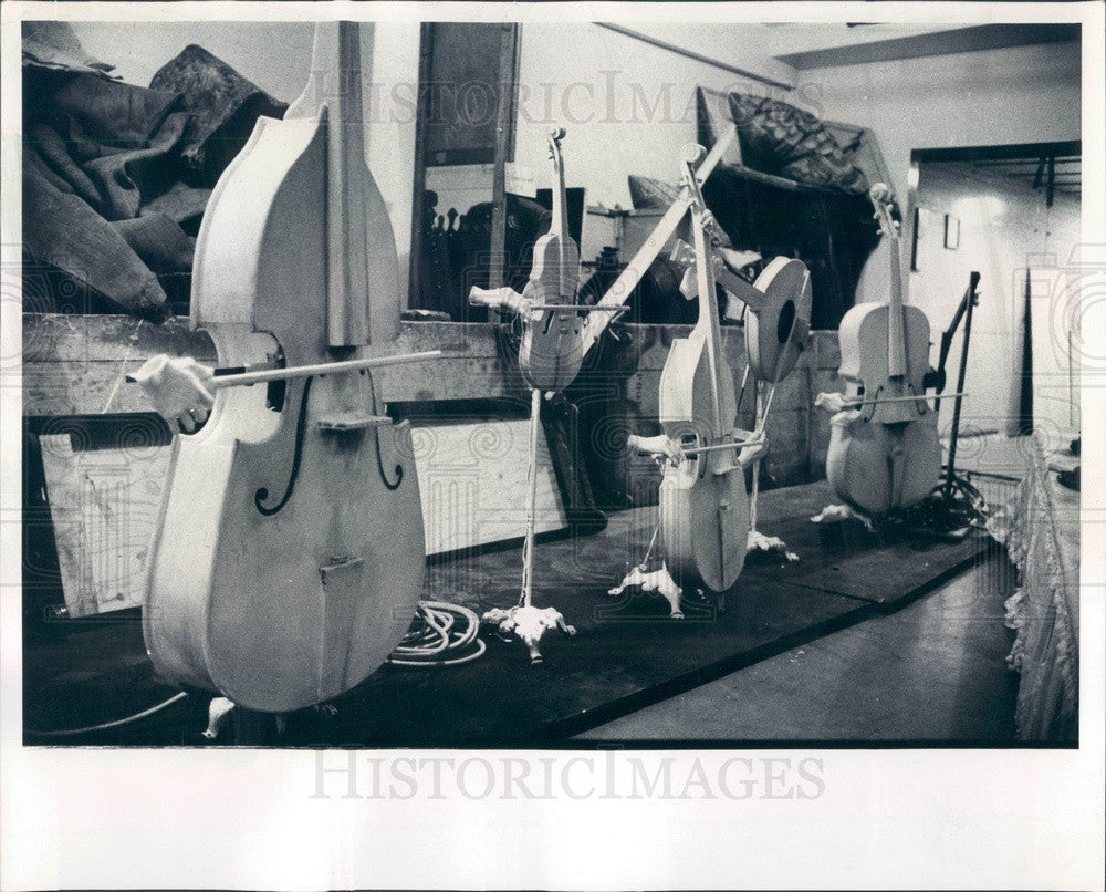 1976 Lyric Opera of Chicago Les Contes D'Hoffman Props Press Photo - Historic Images