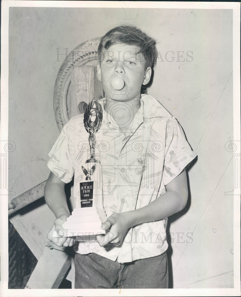 1954 Chicago, IL Free Fair Bubble Gum Contest Winner Michael Chaplik Press Photo - Historic Images