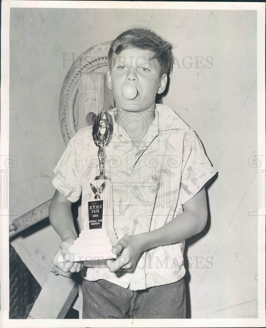 1954 Chicago, IL Free Fair Bubble Gum Contest Winner Michael Chaplik Press Photo - Historic Images