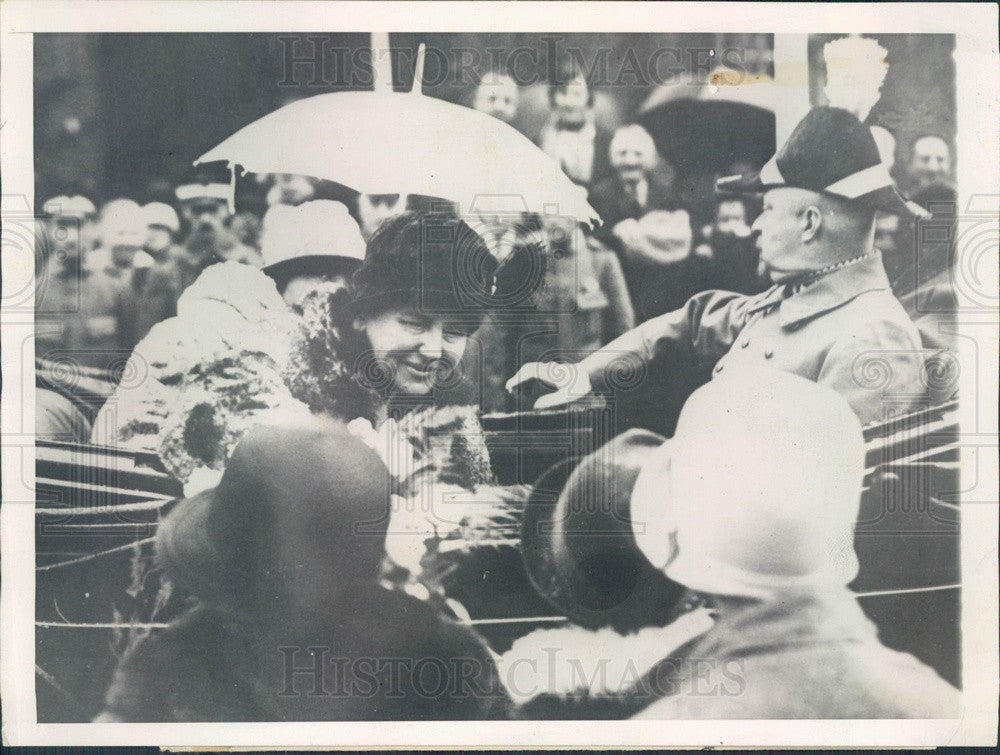 1928 Holland Queen Wilhelmina, Princess Juliana, Prince Consort Press Photo - Historic Images