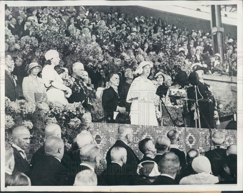 1933 Holland Queen Wilhelmina, Princess Juliana, Prince Consort Press Photo - Historic Images