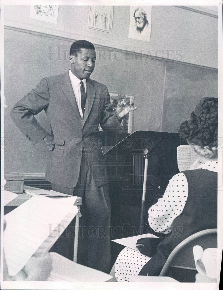 1964 Denver, Colorado Catholic Schools Choir Director Leo Frazier Press Photo - Historic Images