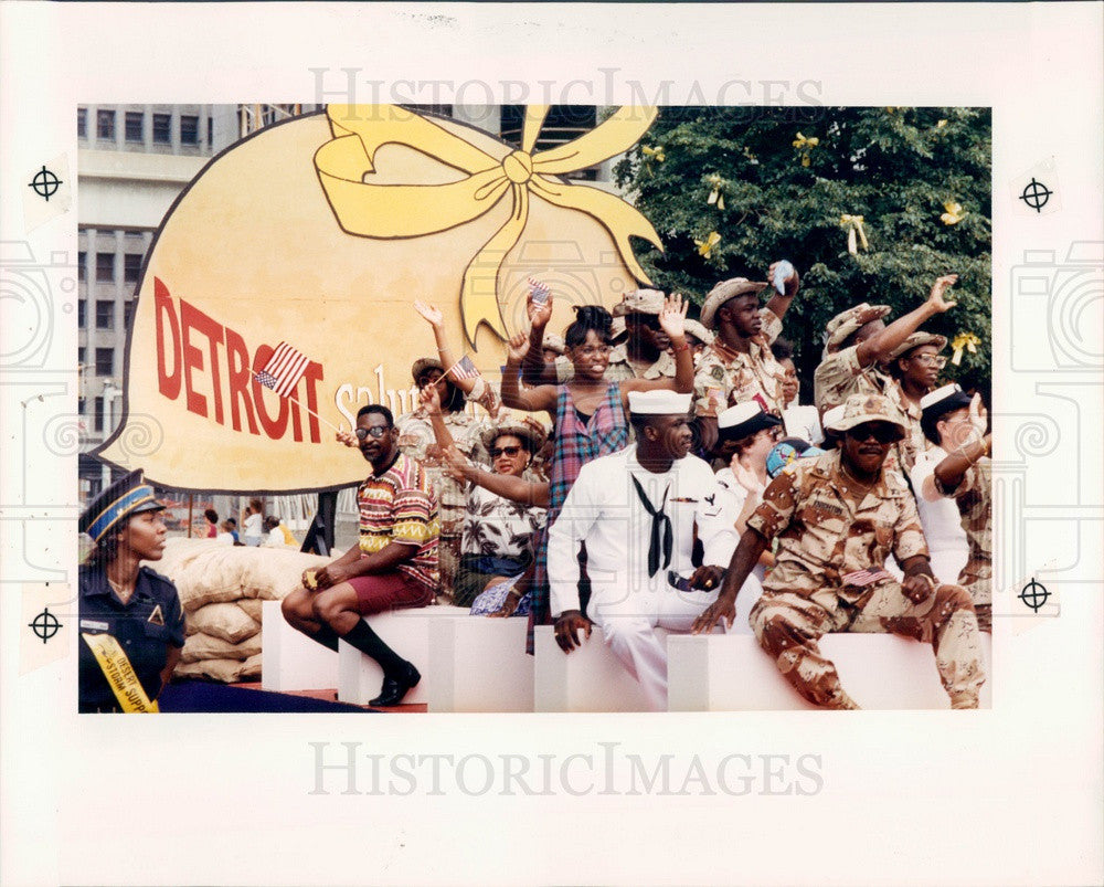 1991 Detroit, Michigan Persian Gulf War Veterans Parade Press Photo - Historic Images