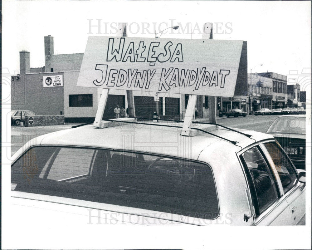 1990 Hamtramck, Michigan Polish Elections Walensa Supporter Sign Press Photo - Historic Images