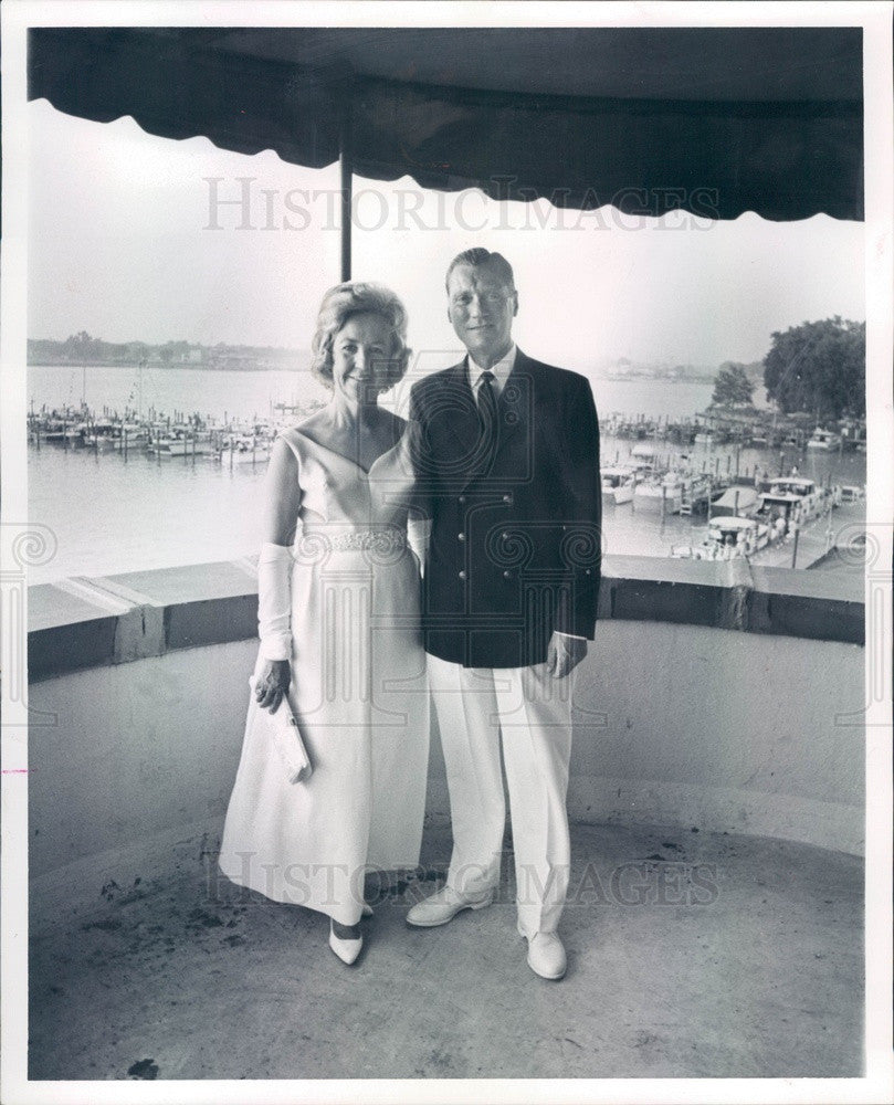 1965 Detroit, Michigan Boat Racer Wilfred Gmiener &amp; Wife Press Photo - Historic Images
