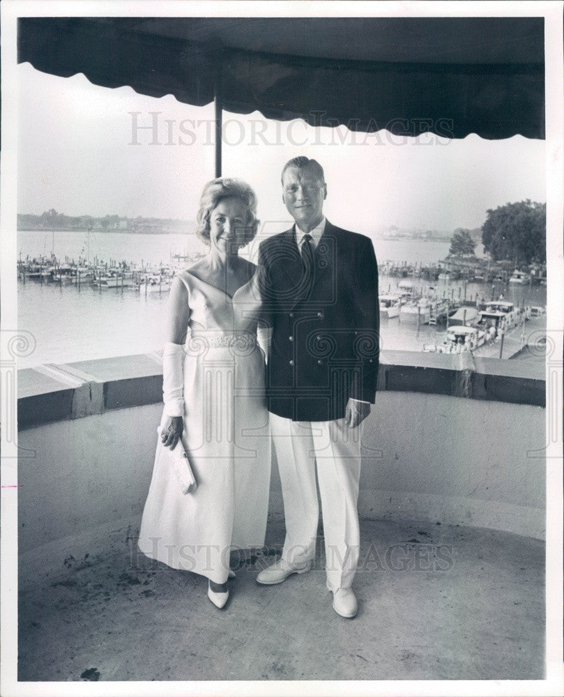 1965 Detroit, Michigan Boat Racer Wilfred Gmiener & Wife Press Photo - Historic Images