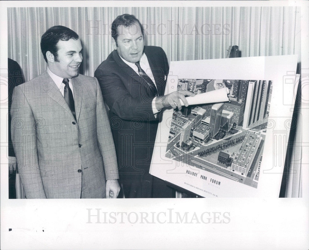 1969 Detroit, Michigan Mayor Cavanaugh & Realtor Bernard Glieberman Press Photo - Historic Images