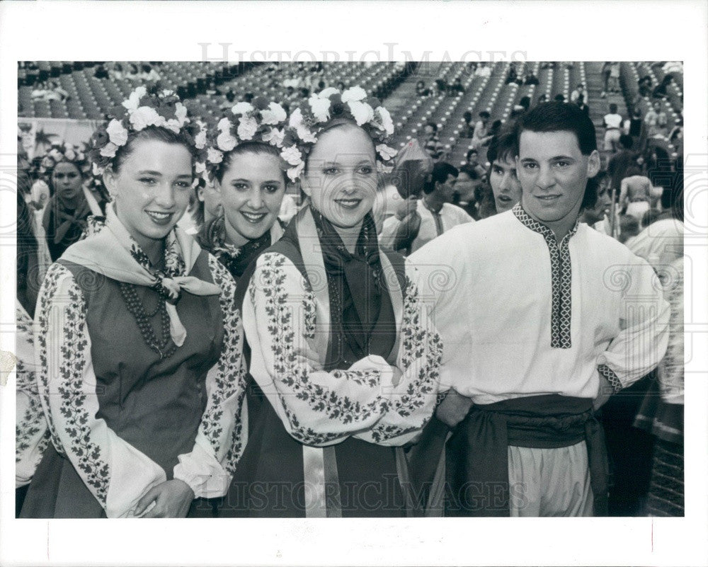 1991 Ukrainian Sonyashnyk Dance Group at the St. Petersburg, Florida Press Photo - Historic Images