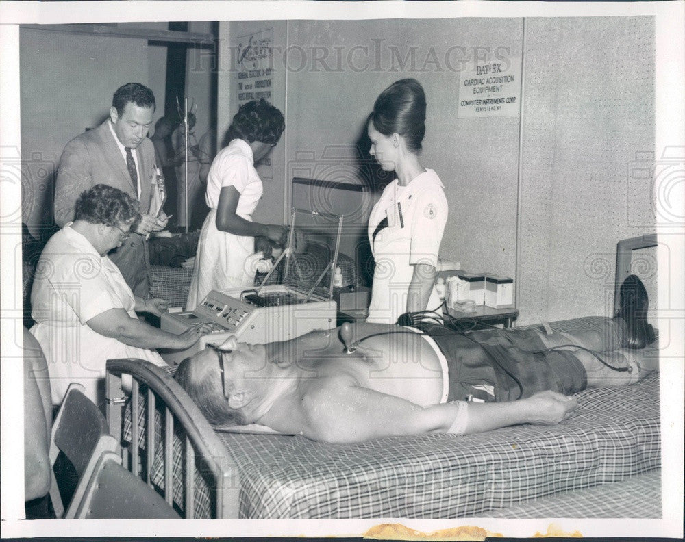 1966 Chicago, Illinois Heart Electrocardiogram Analyzed by Computer Press Photo - Historic Images