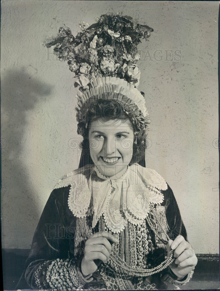 1942 Crakow, Poland Bridal Costume Press Photo - Historic Images