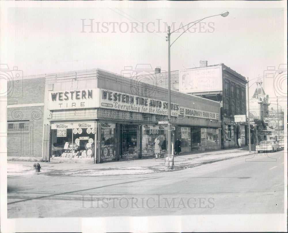 1960 Summerdale, Illinois Broadway Street, Western Tire Store Press Photo - Historic Images