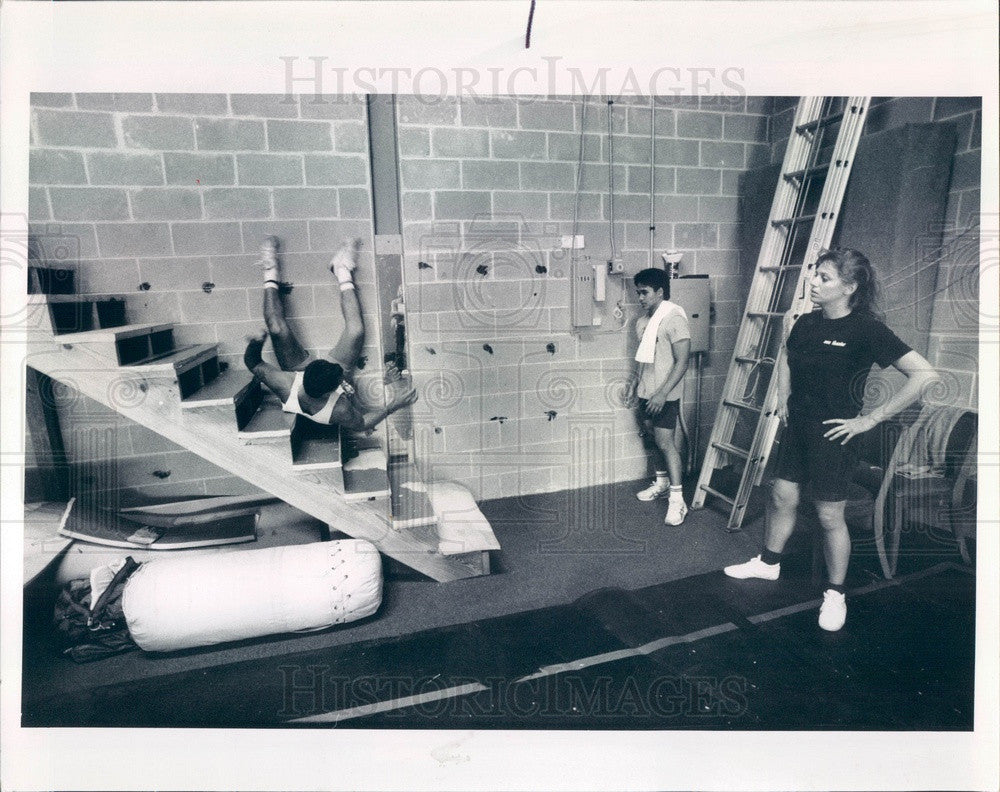 1989 Northbrook, Illinois Stunt Education School of America Press Photo - Historic Images