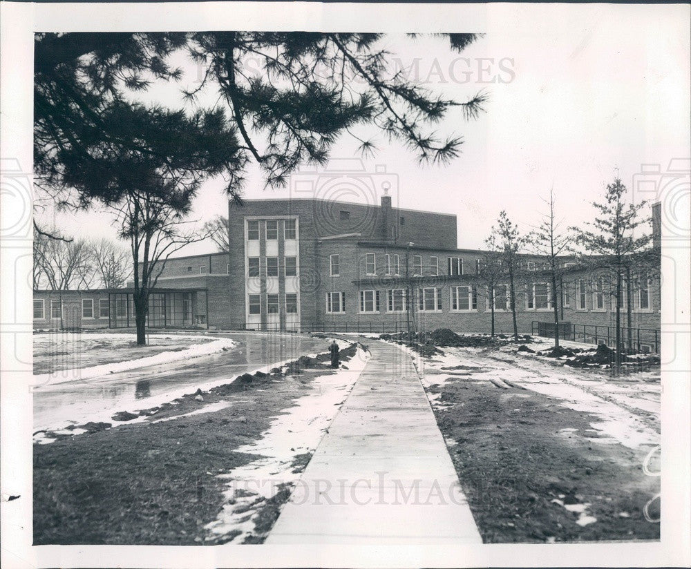 1955 Chicago, Illinois Suburban Cook County Tuberculosis Hospital Press Photo - Historic Images