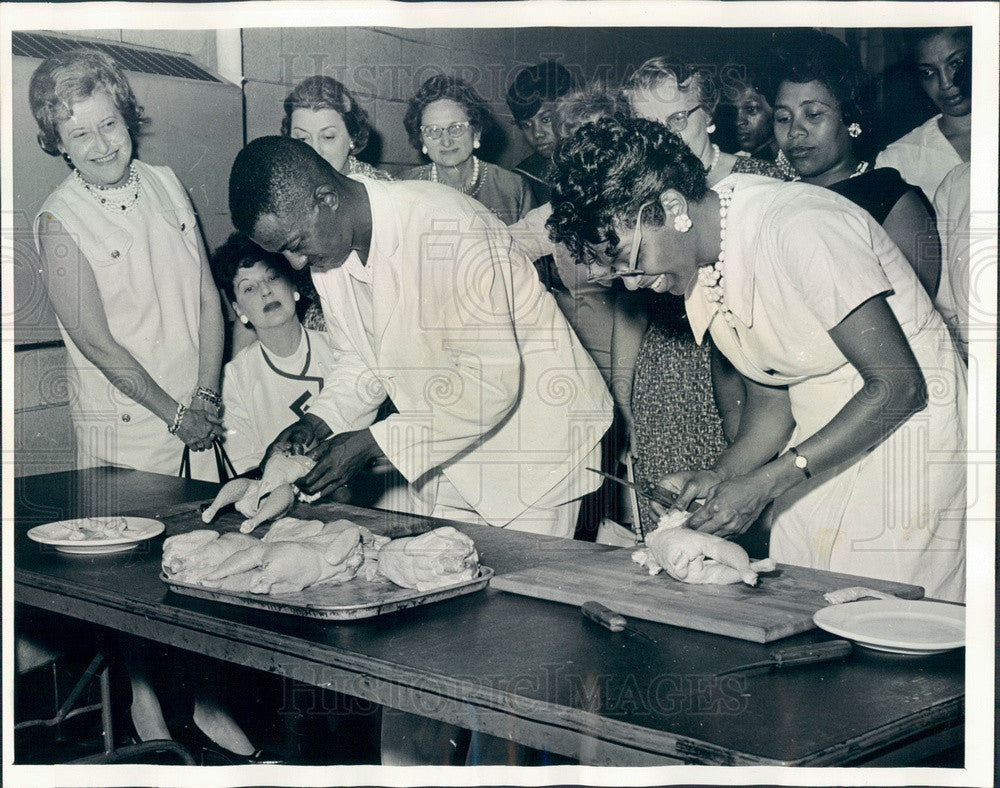 1964 Chicago, Illinois St Francis Xavier Cabrini School Food Prep Press Photo - Historic Images