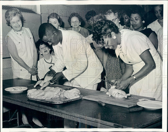 1964 Chicago, Illinois St Francis Xavier Cabrini School Food Prep Press Photo - Historic Images