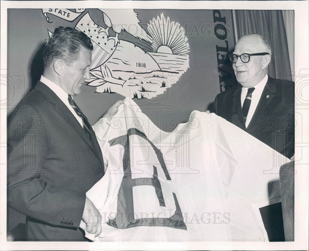 1964 Chicago, IL Governor Otto Kerner &amp; Sears Pres Crowdus Baker Press Photo - Historic Images