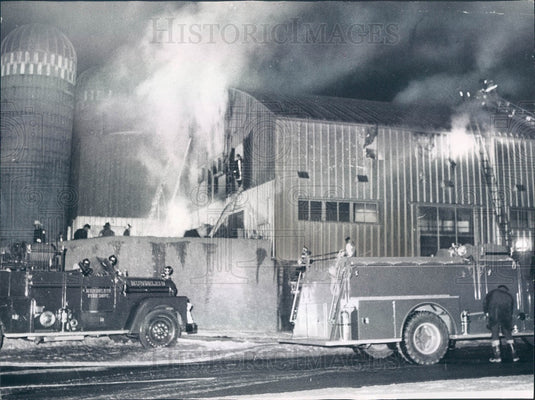 1968 Libertyville, Illinois Hawthorne-Mellody Farms Dairy Fire Press Photo - Historic Images