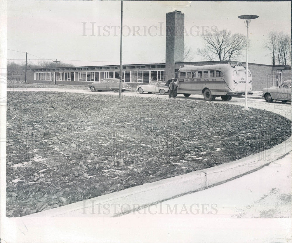 1957 Highland Park, Illinois Wayne Thomas Elementary School Press Photo - Historic Images