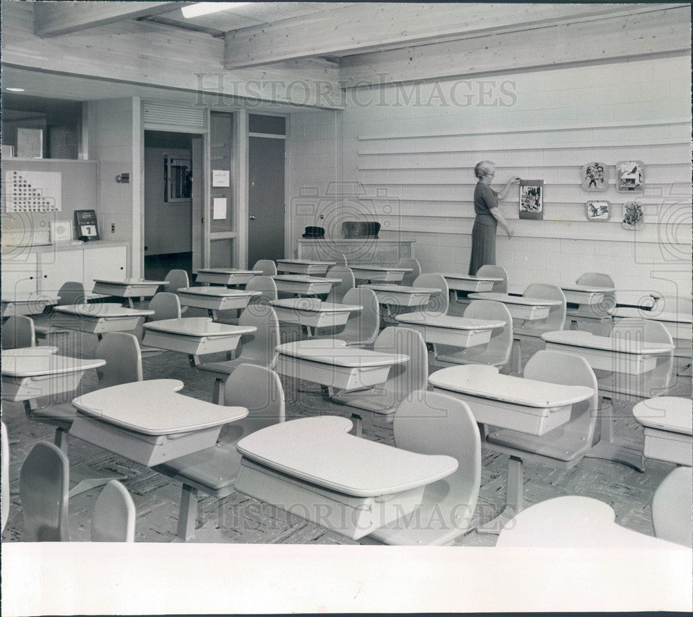 1957 Highland Park, Illinois Wayne Thomas Elementary School Press Photo - Historic Images