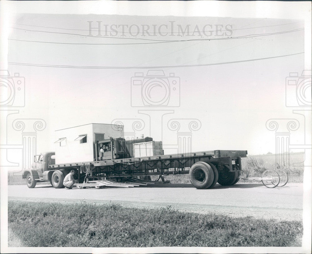 1959 Chicago, Illinois Road Testing, Automatic Benkelman Beam Press Photo - Historic Images