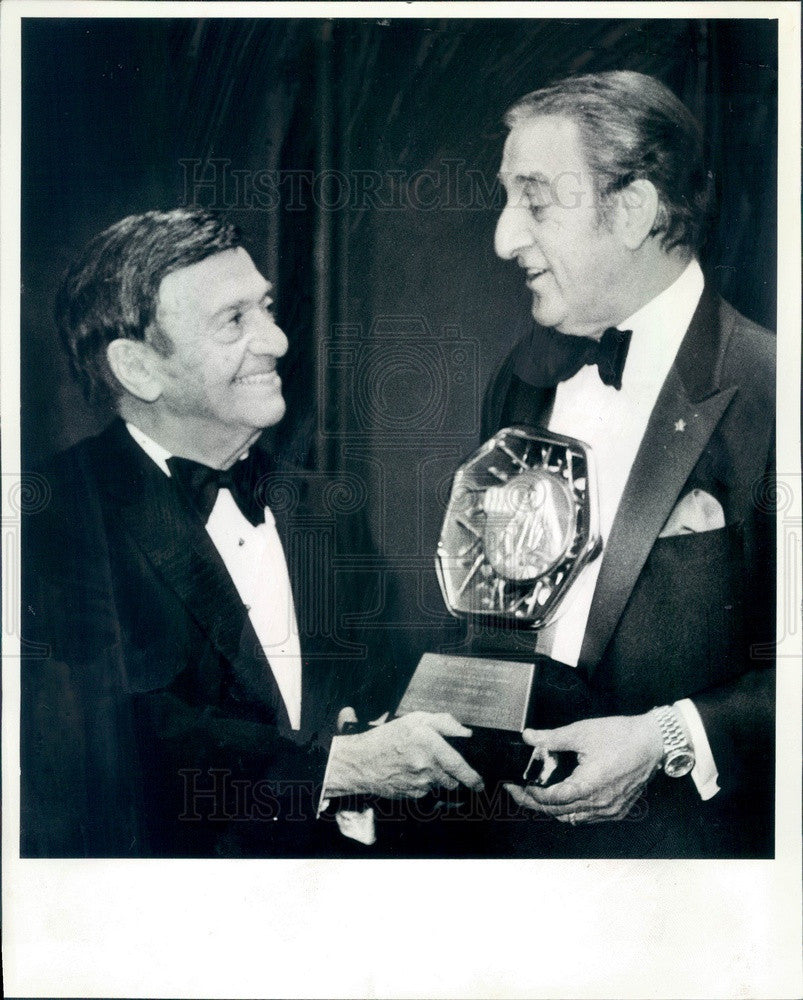 1982 Actor Danny Thomas &amp; Chicago Dr. J Lester Wilkey Press Photo - Historic Images